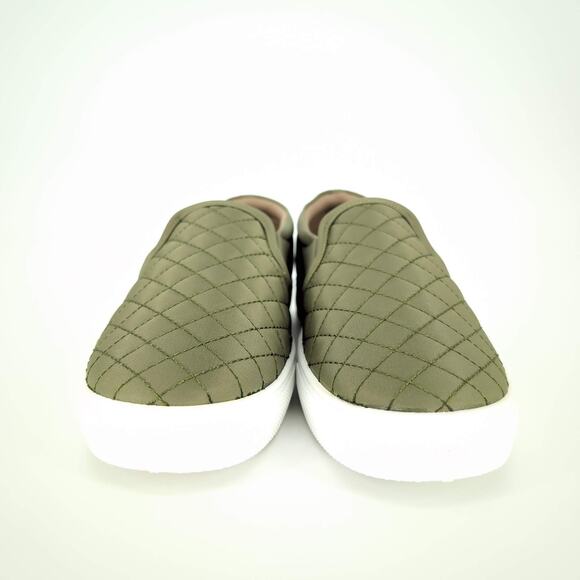 Serra Women's Slip On Olive Green Quilted Design Sneakers NEW with Box - Size 10 - Picture 2 of 15